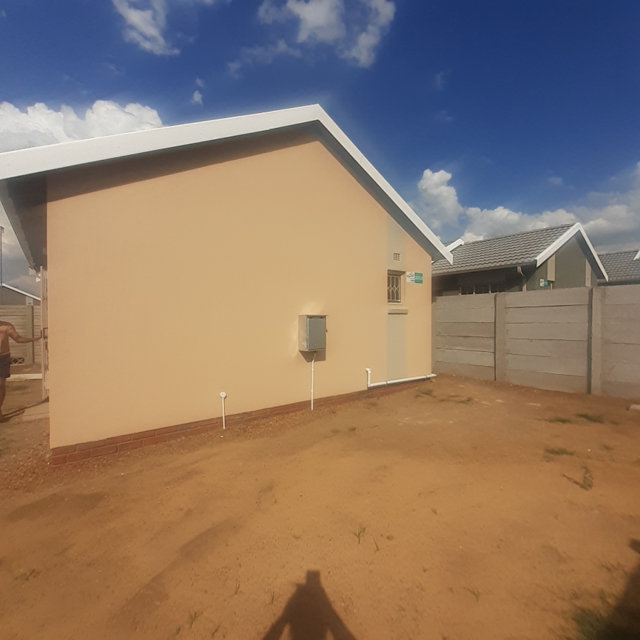 To Let 2 Bedroom Property for Rent in Sky City Gauteng