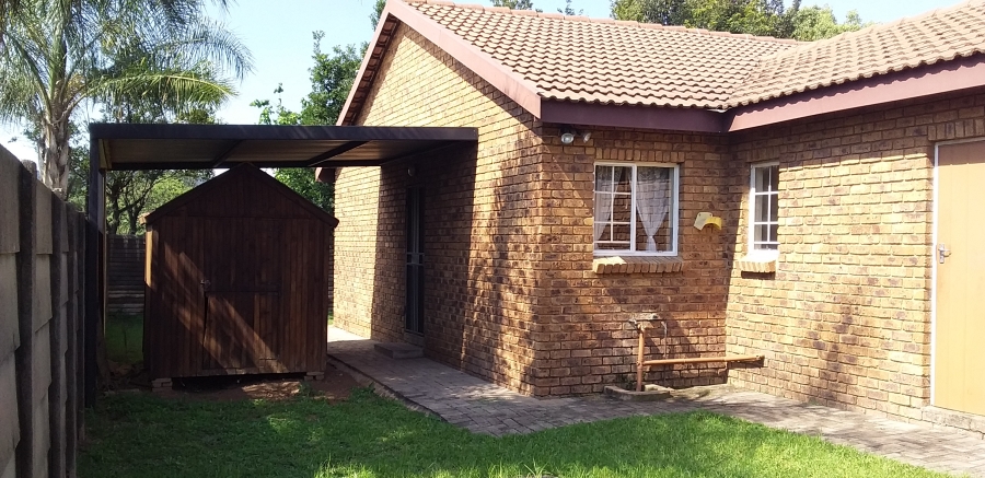 6 Bedroom Property for Sale in Eloffsdal Gauteng