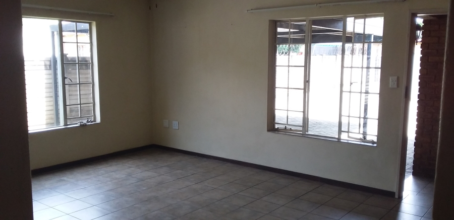 6 Bedroom Property for Sale in Eloffsdal Gauteng