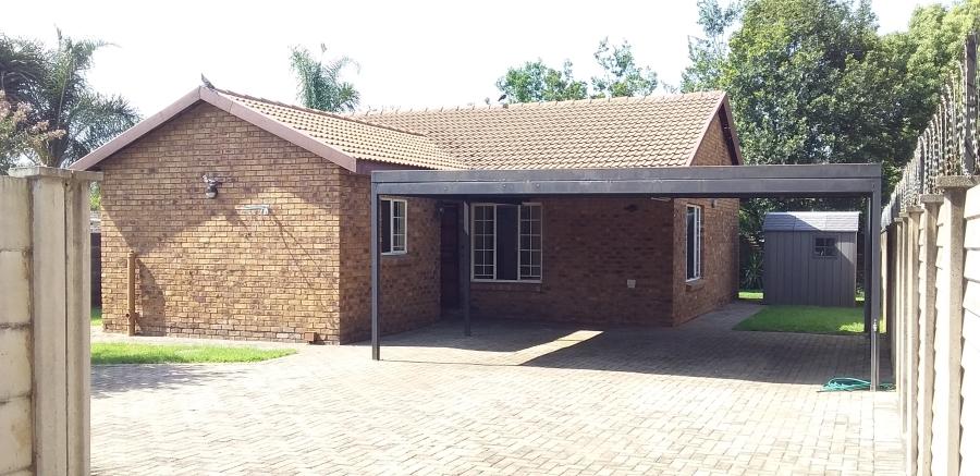 6 Bedroom Property for Sale in Eloffsdal Gauteng