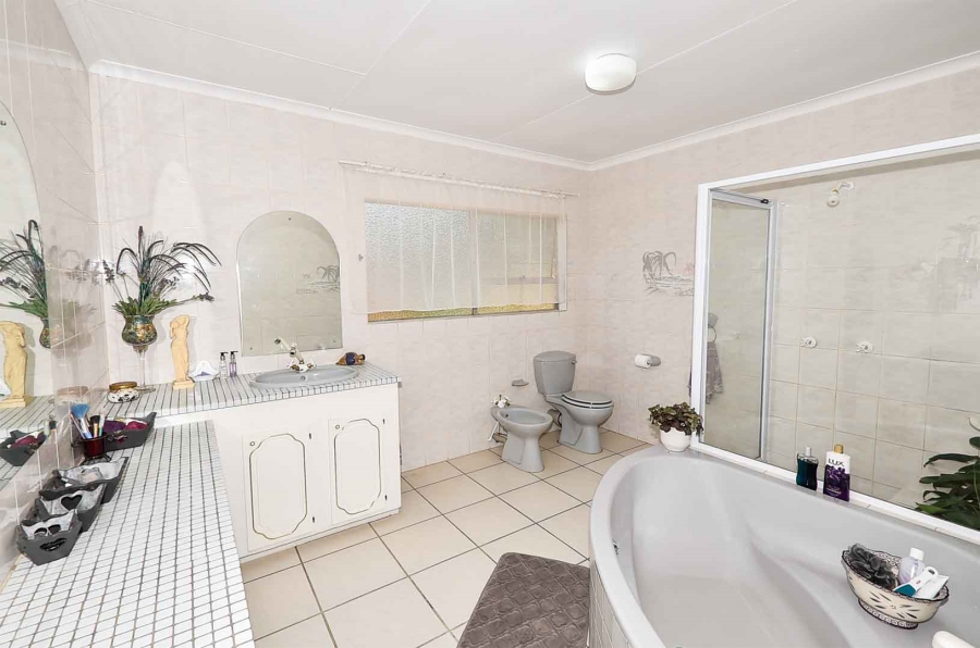 0 Bedroom Property for Sale in Strubensvallei Gauteng