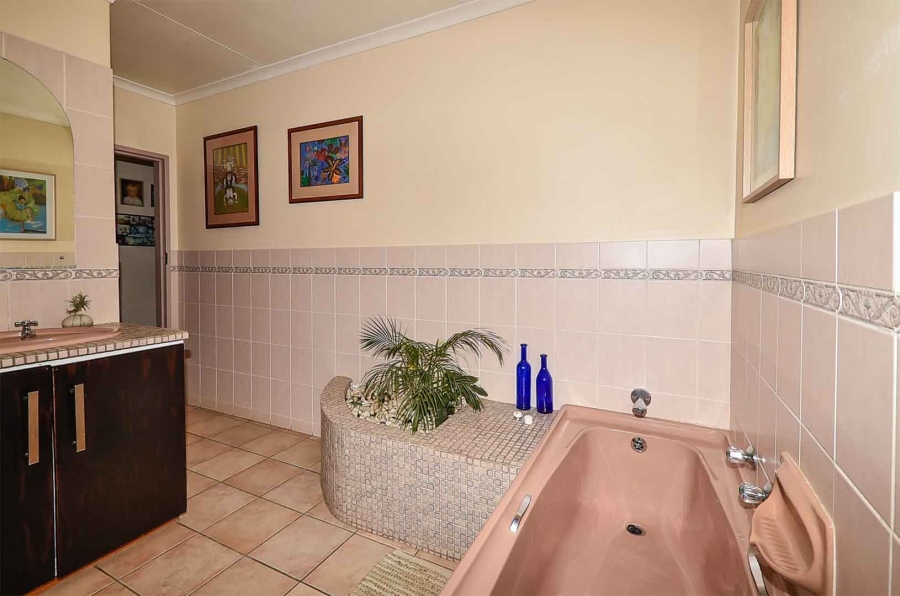 0 Bedroom Property for Sale in Strubensvallei Gauteng