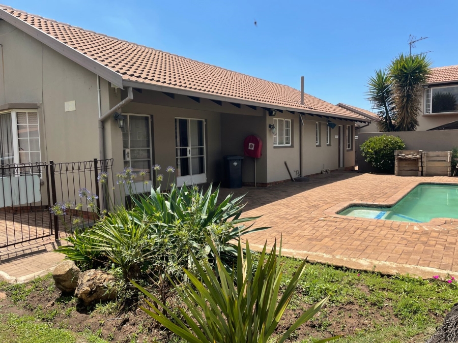 1 Bedroom Property for Sale in Dalpark Gauteng