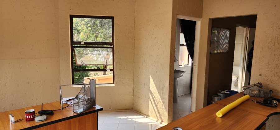 5 Bedroom Property for Sale in Kenmare Gauteng