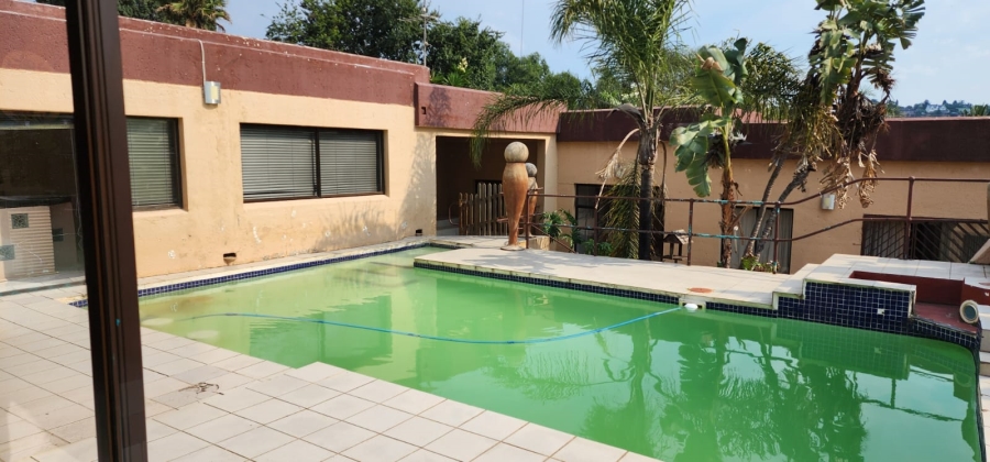 5 Bedroom Property for Sale in Kenmare Gauteng