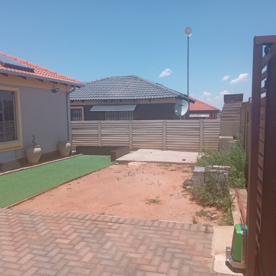 2 Bedroom Property for Sale in Witpoortjie A H Gauteng