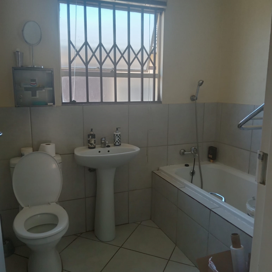 2 Bedroom Property for Sale in Witpoortjie A H Gauteng