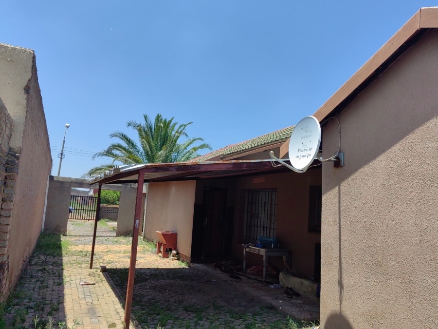 3 Bedroom Property for Sale in Toekomsrus Gauteng