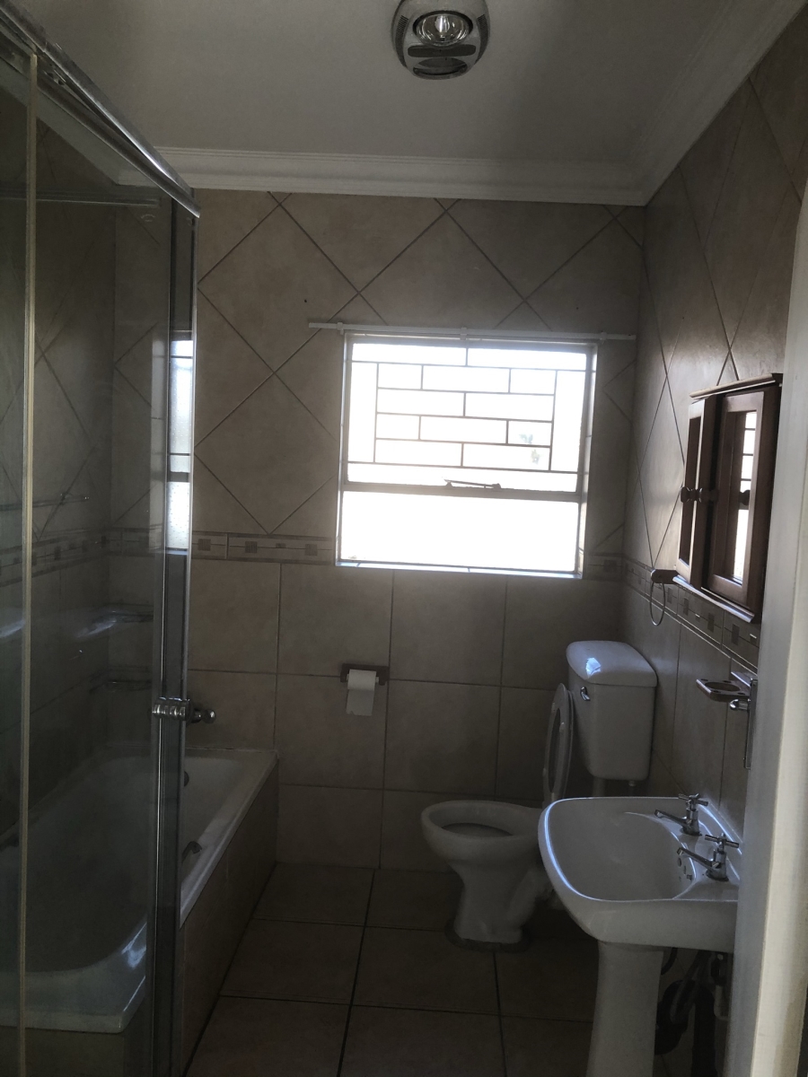 To Let 3 Bedroom Property for Rent in Birchleigh North Ext 3 Gauteng