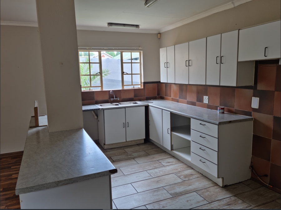 To Let 2 Bedroom Property for Rent in Horison Gauteng