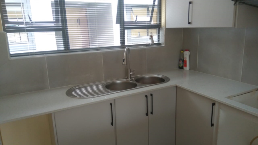 To Let 2 Bedroom Property for Rent in Theresa Park Gauteng