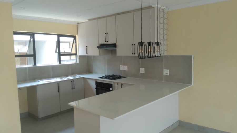 To Let 2 Bedroom Property for Rent in Theresa Park Gauteng