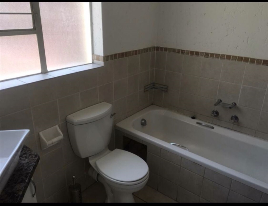 1 Bedroom Property for Sale in Buccleuch Gauteng
