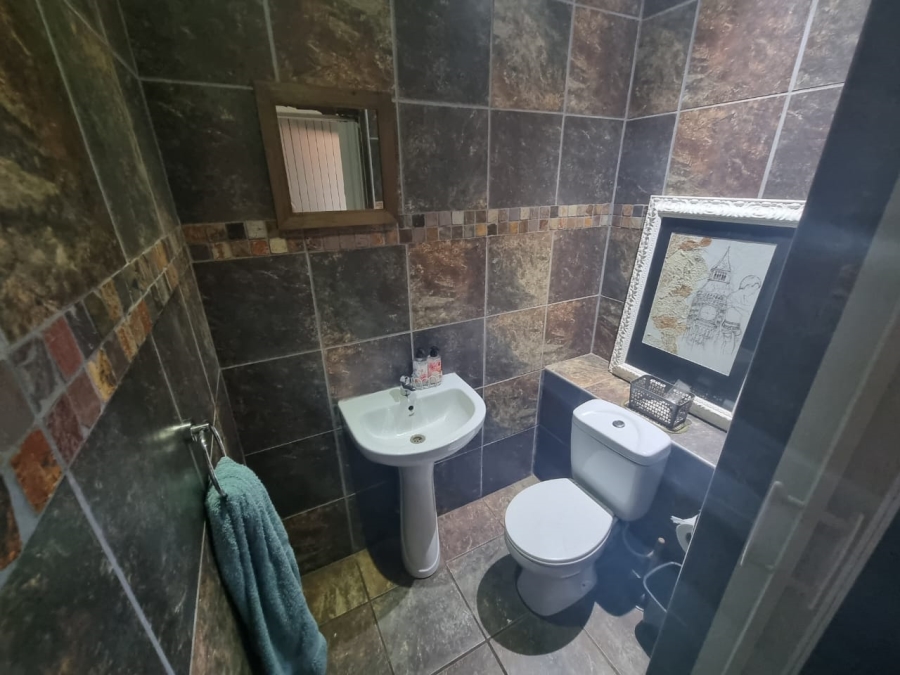 4 Bedroom Property for Sale in Greenhills Gauteng