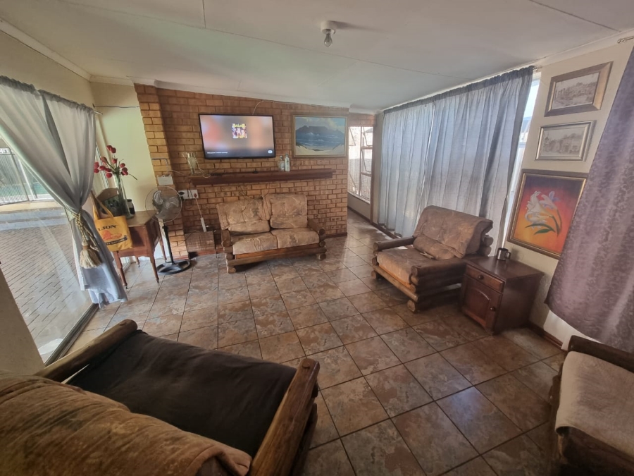 4 Bedroom Property for Sale in Greenhills Gauteng