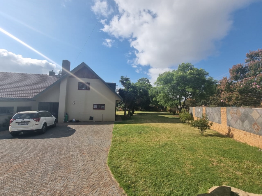 4 Bedroom Property for Sale in Greenhills Gauteng