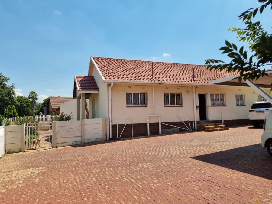 4 Bedroom Property for Sale in Greenhills Gauteng