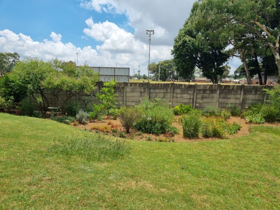 2 Bedroom Property for Sale in Greenhills Gauteng