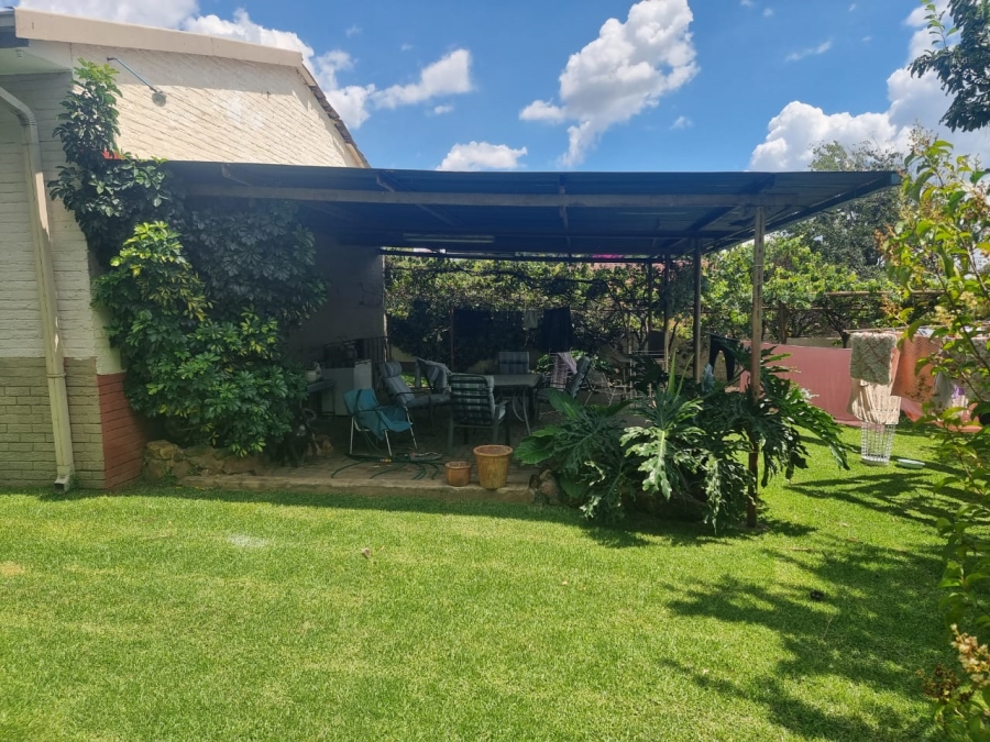 4 Bedroom Property for Sale in Greenhills Gauteng