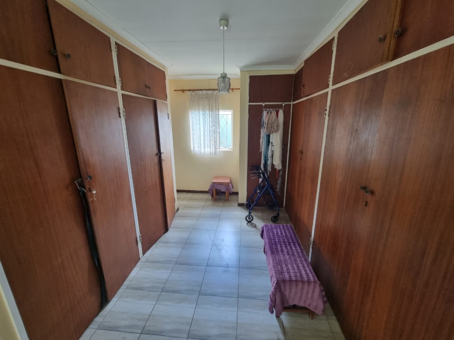 4 Bedroom Property for Sale in Greenhills Gauteng