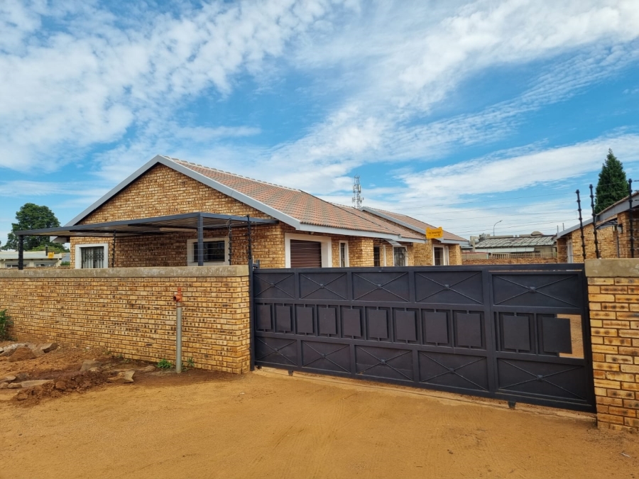 3 Bedroom Property for Sale in Greenhills Gauteng