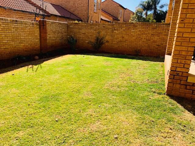 To Let 3 Bedroom Property for Rent in Honeydew Ridge Gauteng