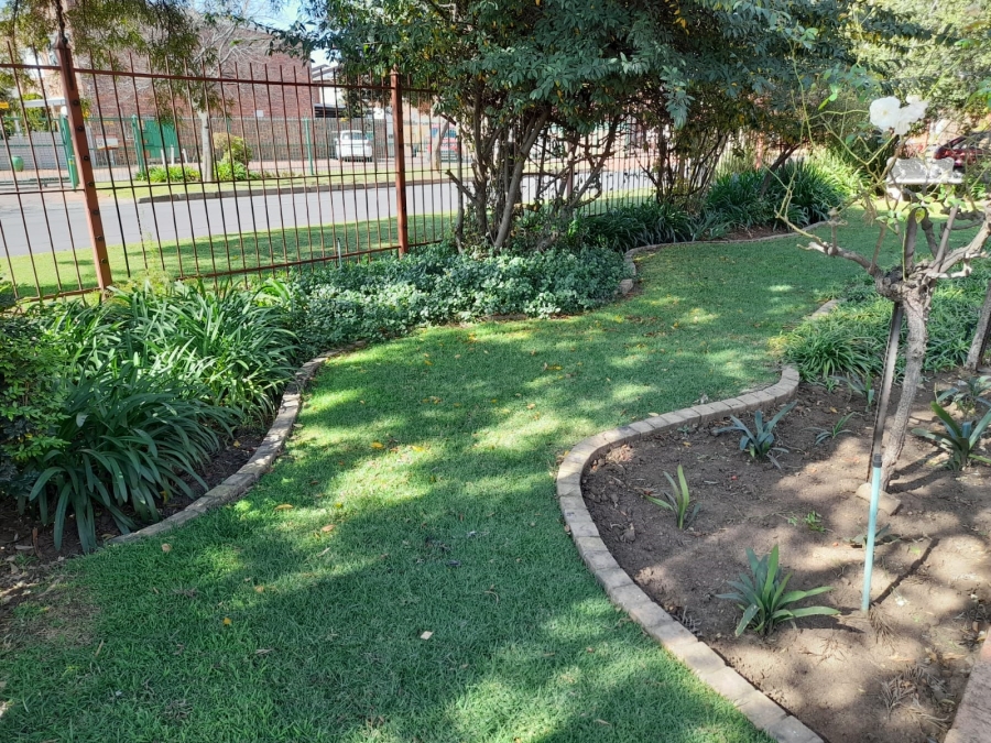 To Let 2 Bedroom Property for Rent in Dayanglen Gauteng