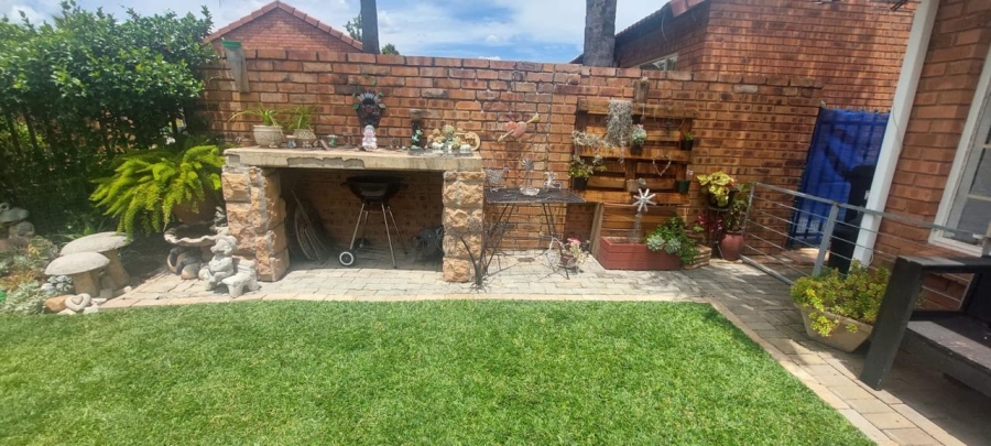 3 Bedroom Property for Sale in Annlin Gauteng