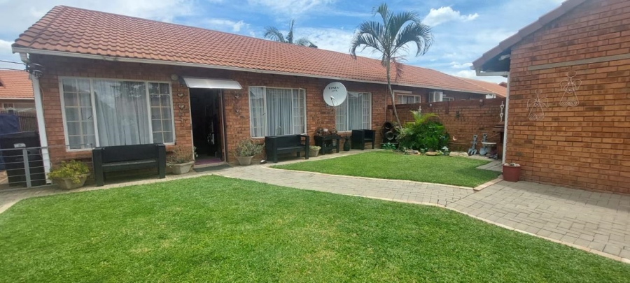 3 Bedroom Property for Sale in Annlin Gauteng