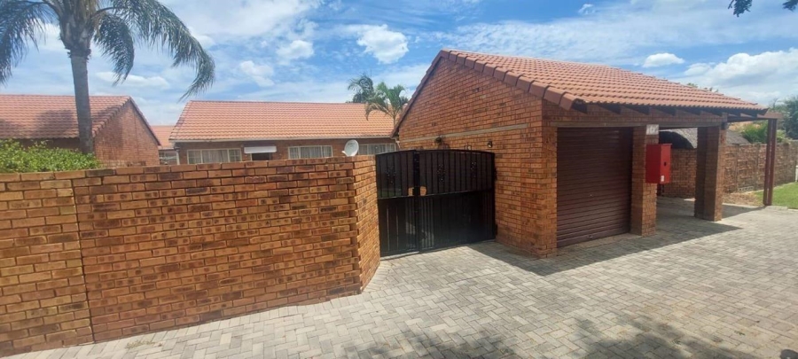 3 Bedroom Property for Sale in Annlin Gauteng