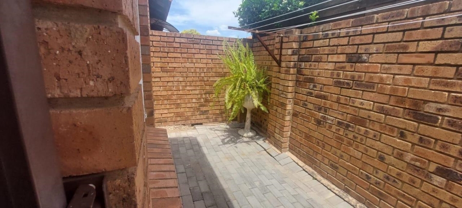 3 Bedroom Property for Sale in Annlin Gauteng