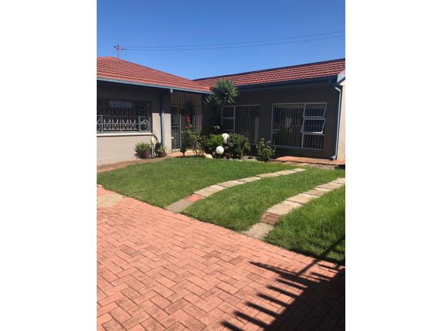 5 Bedroom Property for Sale in Malvern East Gauteng