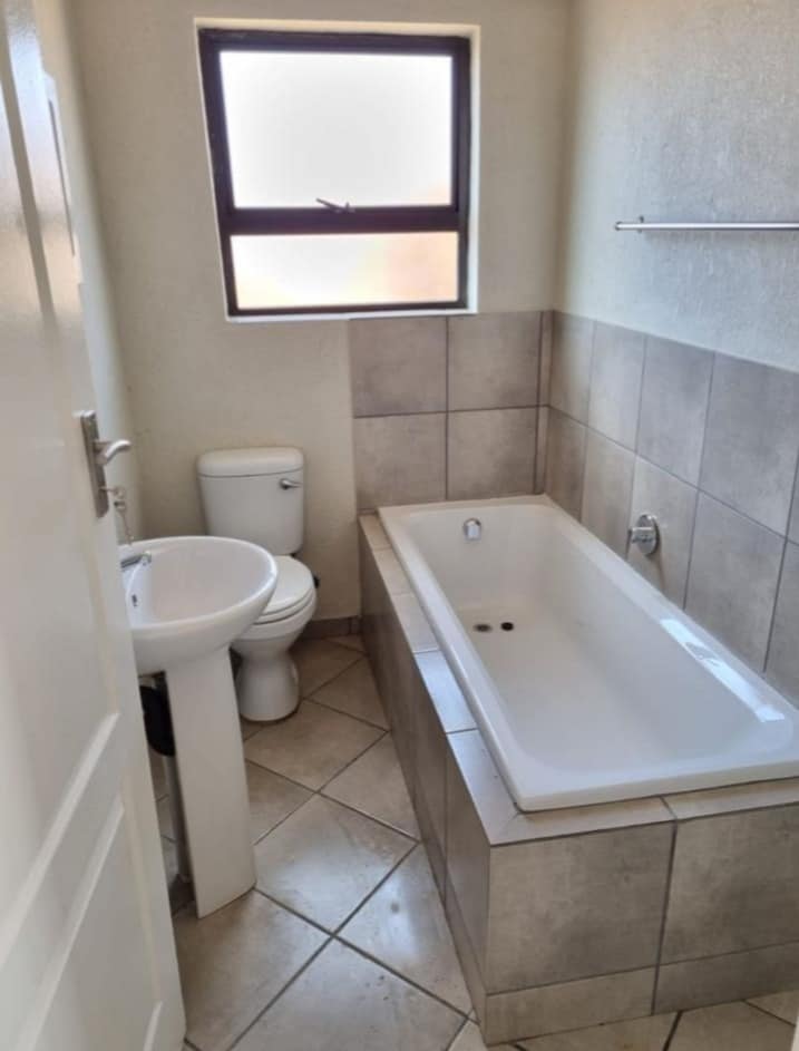 2 Bedroom Property for Sale in Windmill Park Gauteng