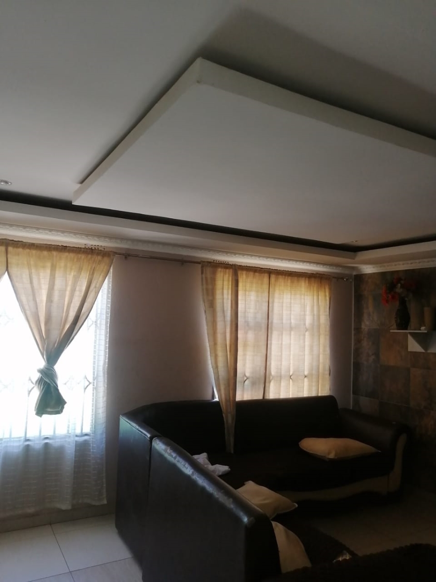 3 Bedroom Property for Sale in Zonkezizwe Gauteng
