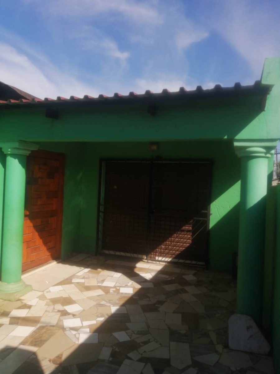 3 Bedroom Property for Sale in Zonkezizwe Gauteng