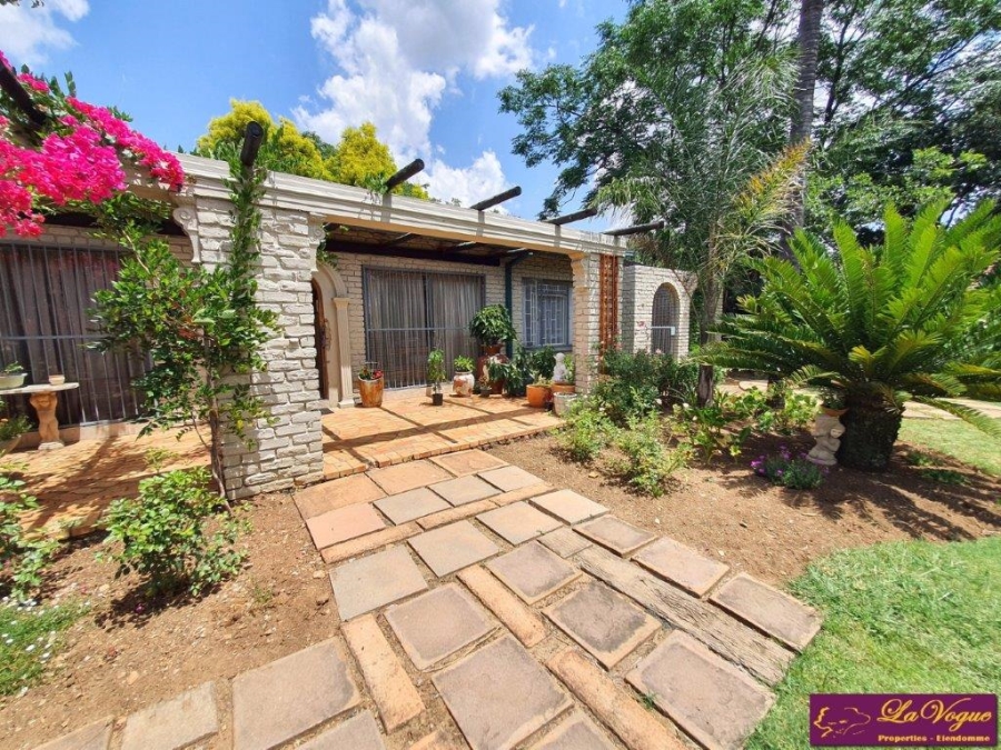 4 Bedroom Property for Sale in Die Wilgers Gauteng