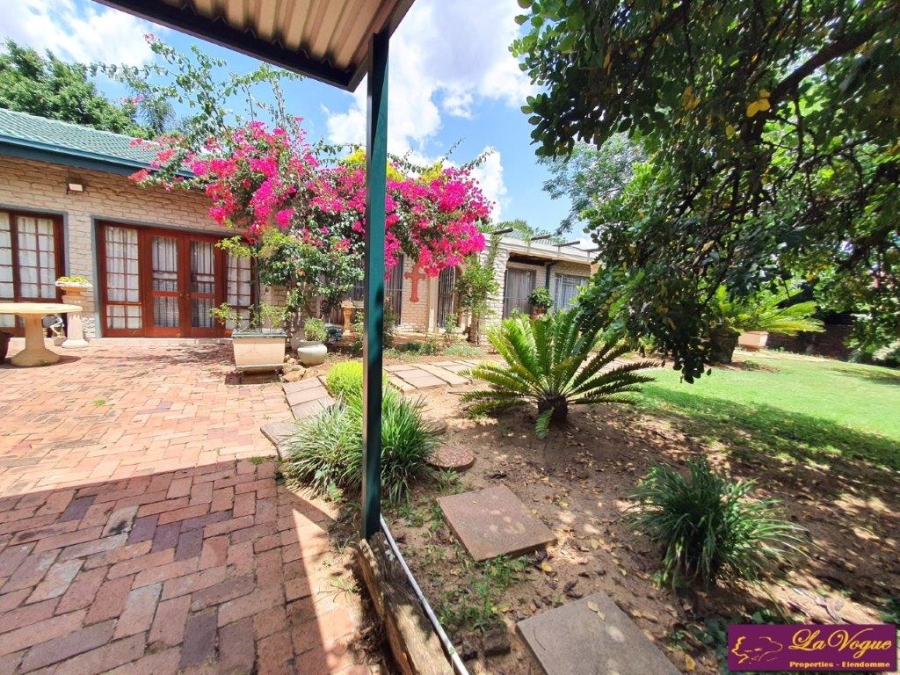 4 Bedroom Property for Sale in Die Wilgers Gauteng