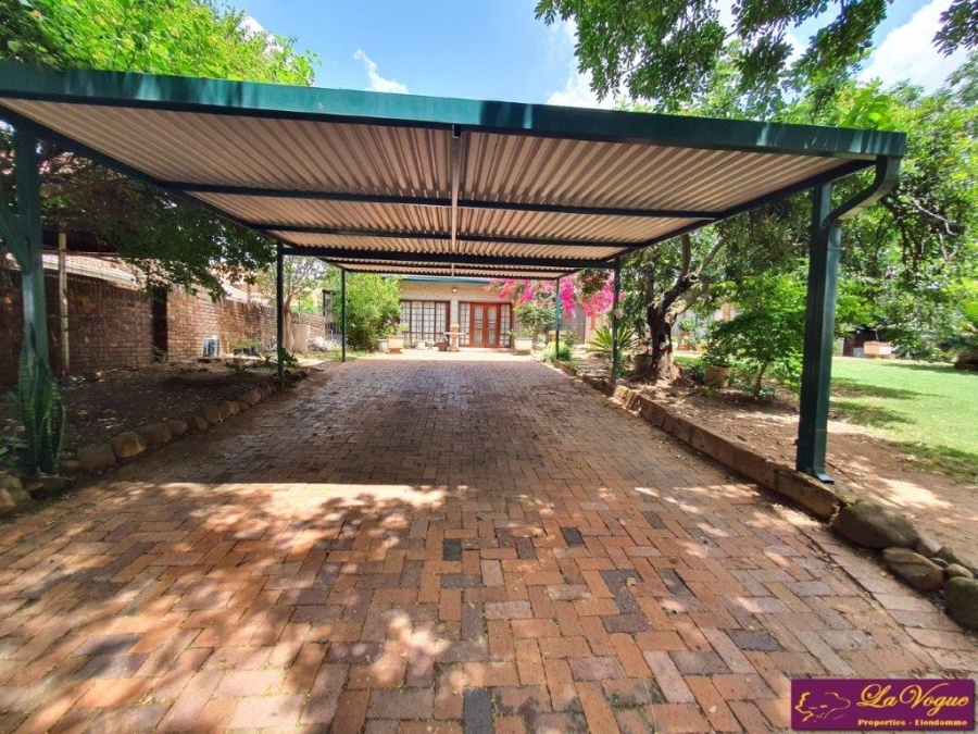 4 Bedroom Property for Sale in Die Wilgers Gauteng