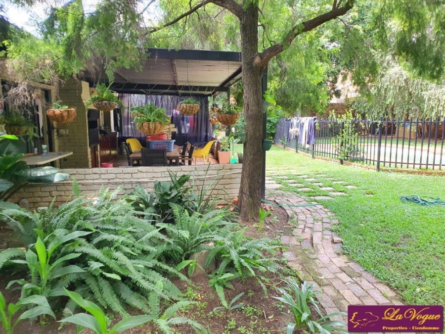 4 Bedroom Property for Sale in Die Wilgers Gauteng