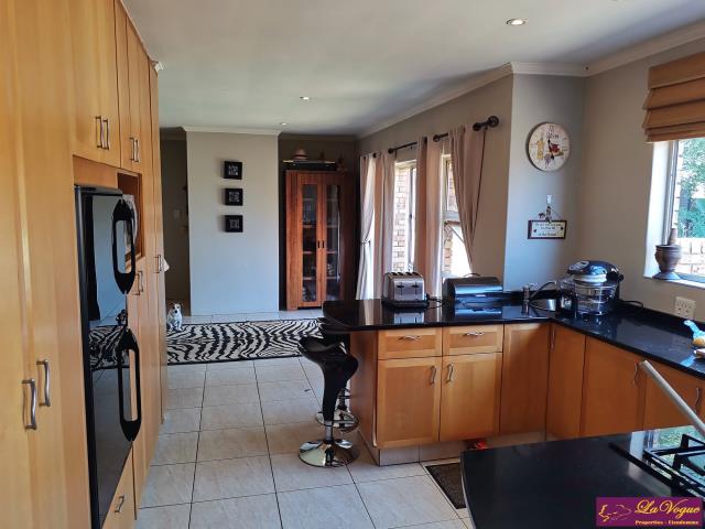 4 Bedroom Property for Sale in Waterkloof Heights Gauteng