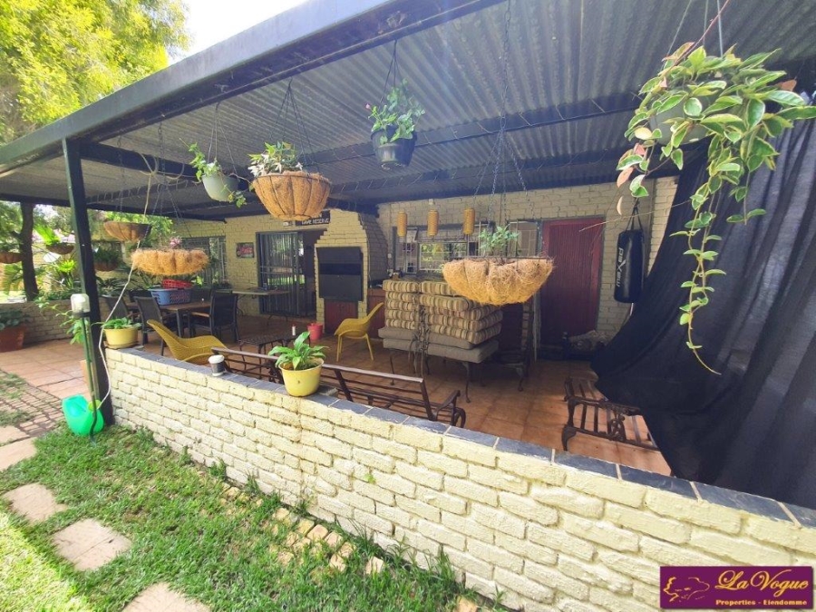 4 Bedroom Property for Sale in Die Wilgers Gauteng