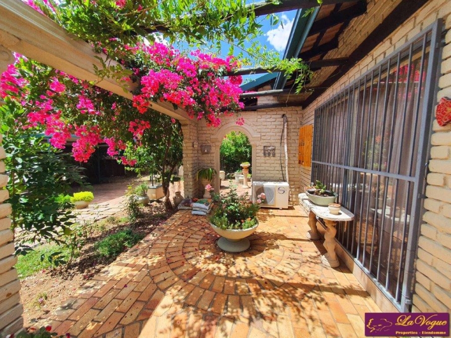 4 Bedroom Property for Sale in Die Wilgers Gauteng