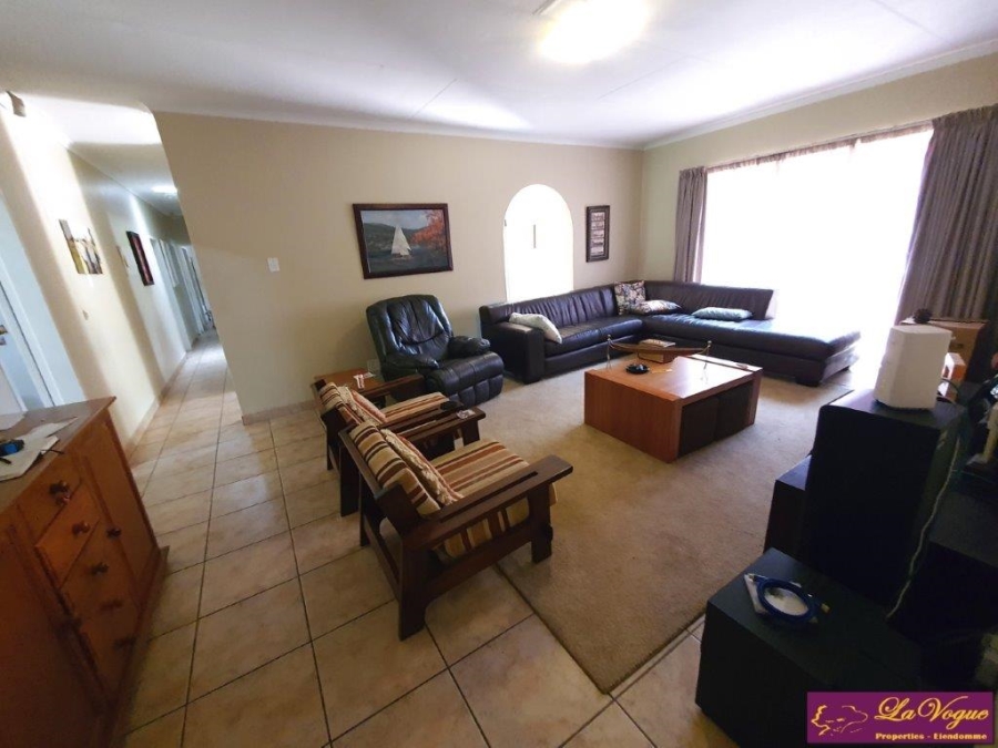 4 Bedroom Property for Sale in Die Wilgers Gauteng