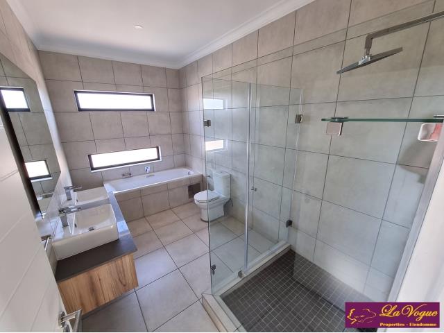 4 Bedroom Property for Sale in Six Fountains Estate Gauteng