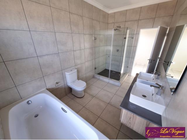 4 Bedroom Property for Sale in Six Fountains Estate Gauteng