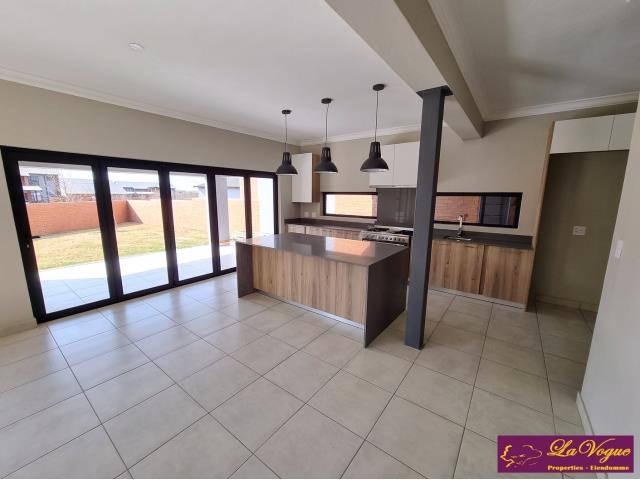 4 Bedroom Property for Sale in Six Fountains Estate Gauteng