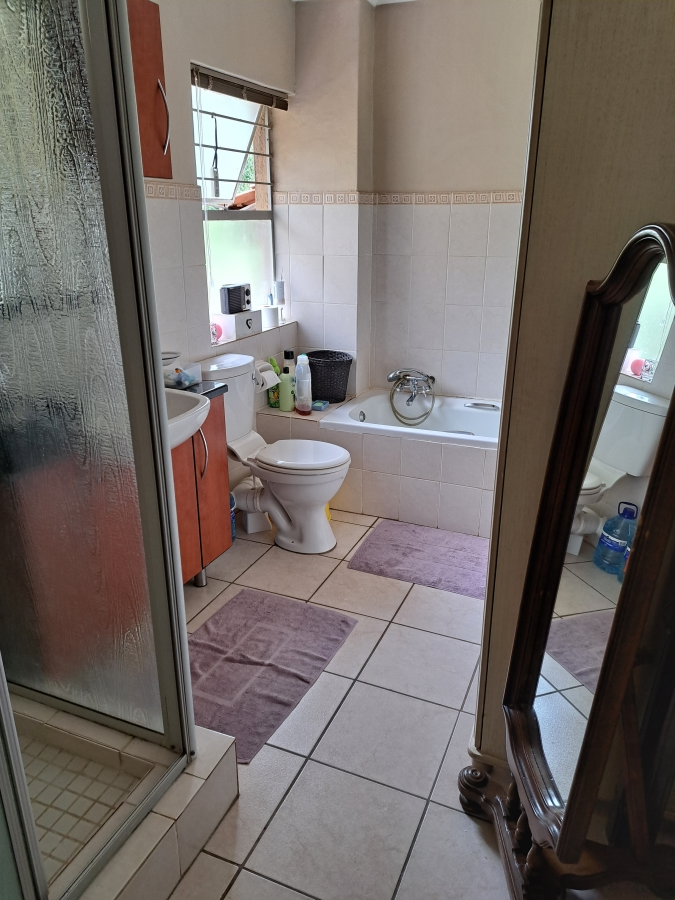 3 Bedroom Property for Sale in Die Wilgers Gauteng