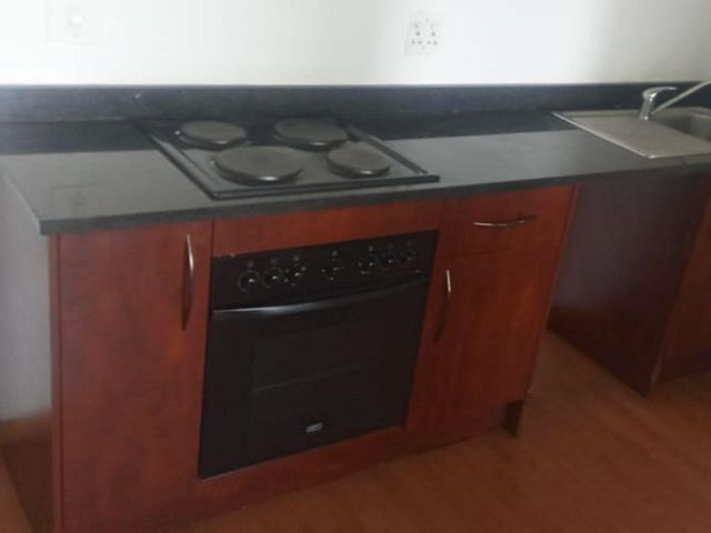 To Let 1 Bedroom Property for Rent in Johannesburg Central Gauteng