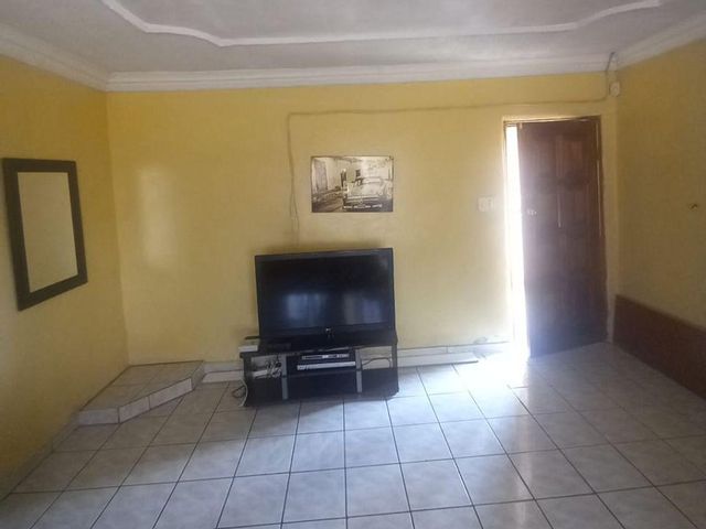 To Let 3 Bedroom Property for Rent in Protea Glen Gauteng