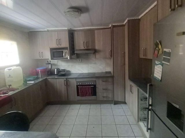 To Let 3 Bedroom Property for Rent in Protea Glen Gauteng